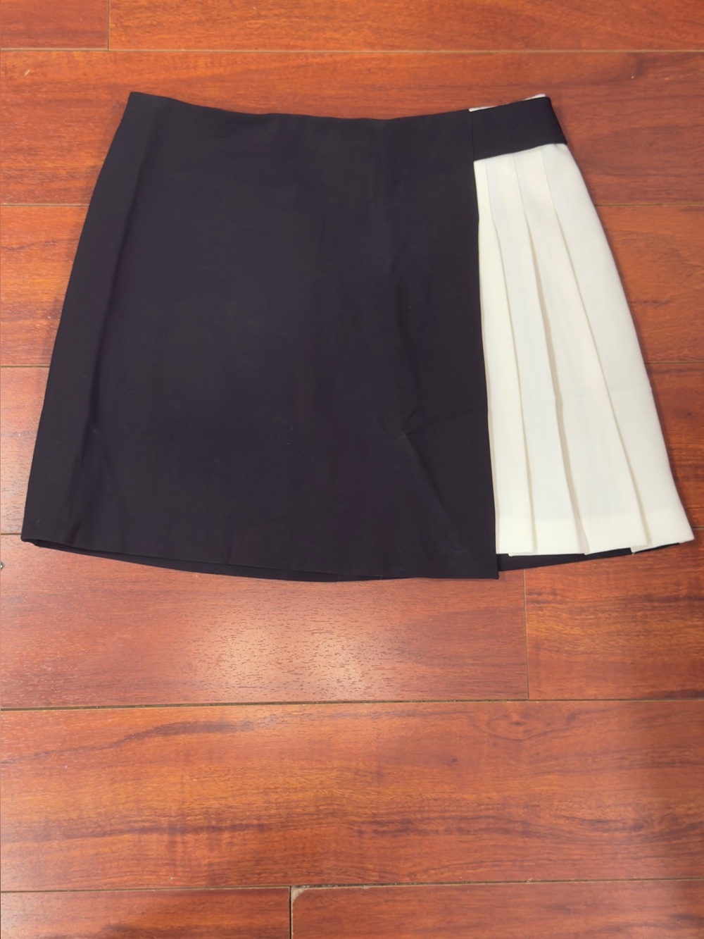 Alice + Olivia Black Mini Skirt with White Pleated Accent